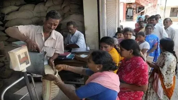 రేషన్‌ కార్డుల లబ్ధిదారులకు గుడ్ న్యూస్.. ఈ-కేవైసీ గడువు పొడిగింపు
